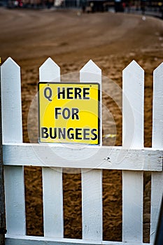 Q for bungees sign