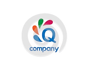 Q letter logo