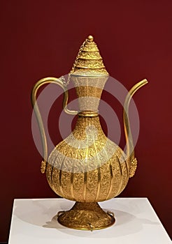 Qianlong Gold Dragons Wine Ewer China Beijing Palace Museum Chinese Antique Luxury Lifestyle Eatery Utensil Design