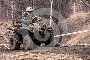 Quad competition Dirty quad starting in a extreme competition.