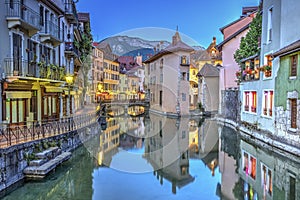 Quai de l'Ile and canal in Annecy old city, France photo