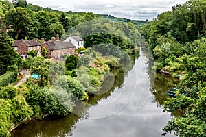 Quaint homes along the River Severn in England