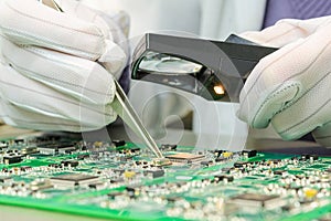 Quality control of electronic components on PCB