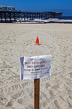 Quantine signs at the beach