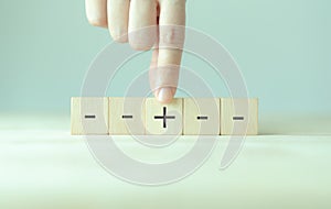 Quantitative Pros and Cons analysis concept.