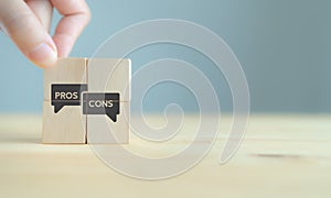 Quantitative Pros and Cons analysis concept.