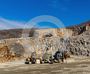 Quarry excavating machines
