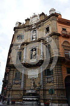   corna la piazza cittadina 