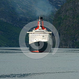 Queen Elizabeth II Ship