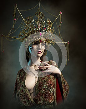 Queen with golden Headdress Portrait, 3d CG