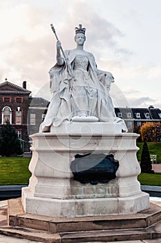 Queen Victoria statue and Kencington Palace in London