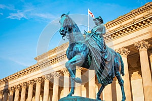 Queen Victoria statue at St George`s Hall in Liverpool, UK