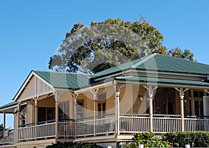 Queenslander in cream and green