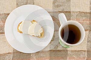 Quick and healthy Breakfast: a Cup of black tea and a piece of f
