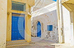 The quiet street of Monastir Medina