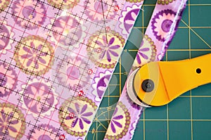 Quilt material Cutter and ruler