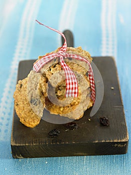 Quinoa and raisin cookies