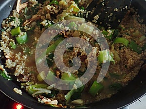 Quinoa vegetarian risoto with leek