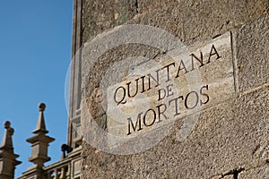 Quintana de Mortos sign on Santiago de Compostela Cathedral