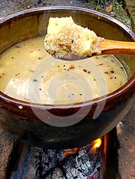 Quinua soup is the best cooked with fire