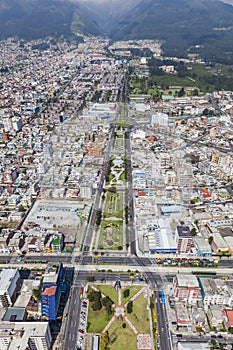 Quito, Av. Mariana de Jesus photo