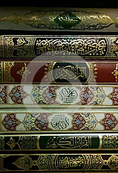 Korán knihy v mešita 