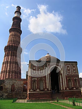 Qutab Minar, Delhi, India photo