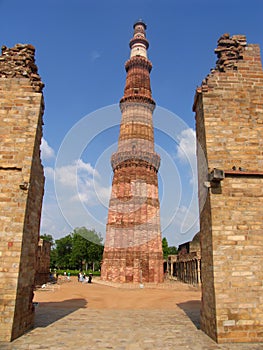 Qutab Minar, Delhi, India photo