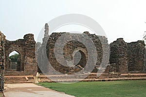 Ruins at Qutab Minar, Delhi