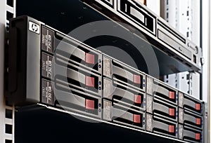 Rack-mounted disk array