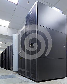 Rackserver hardware of mainframes in the modern data center