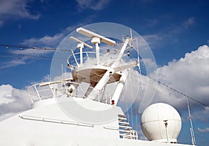 Radar and antennas for radio communications