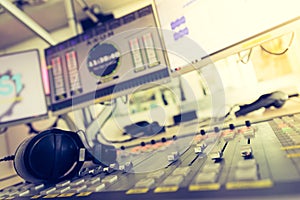 Radio broadcasting studio: Soundboard and computers
