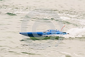 Radio controlled model boat