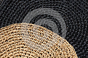 Raffia black and beige, crochet pattern