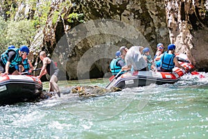 Rafting team stucked on the river