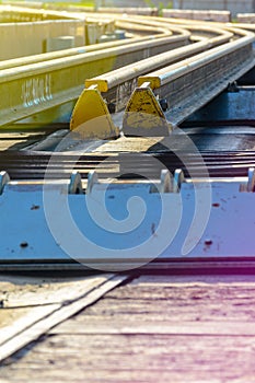 Railhead elements. The rail lash