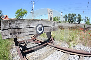 Railroad buffer stop photo