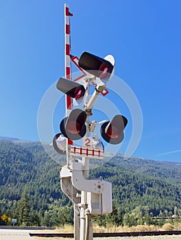 Railway crossing signal