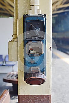 Railway electrification system for diesel electric locomotive in train station