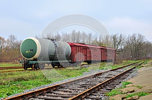 Railway tanks, freight cars, containers, transportation of oil, gasoline, oil or gas by rail