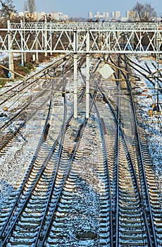 Railway tracks and electric traction during the winter