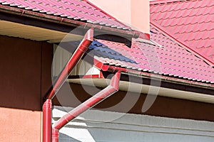 Rain gutter for collects rainwater