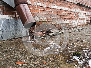 La pioggia Acqua drenare tubo dettagliato 