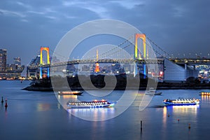Arcoíris puente tokio Japón 