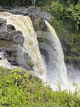 Rainbow falls Hawaii