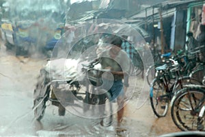 Rains cause water logging in Kolkata