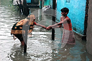 Rains cause water logging in Kolkata