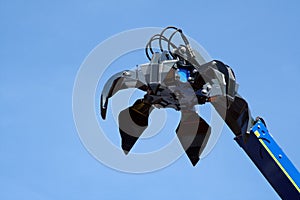 Raised loader / grasper