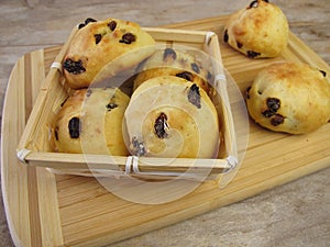Raisin rolls